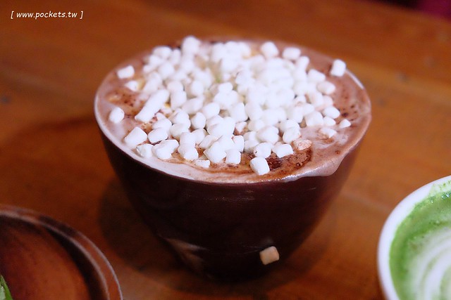 日安小砌。手作食堂┃台中東海美食：隱身在東海商圈巷弄間的咖啡館，老屋改造蛻變成很有溫度的空間，就在東海雞爪凍斜對面 @飛天璇的口袋