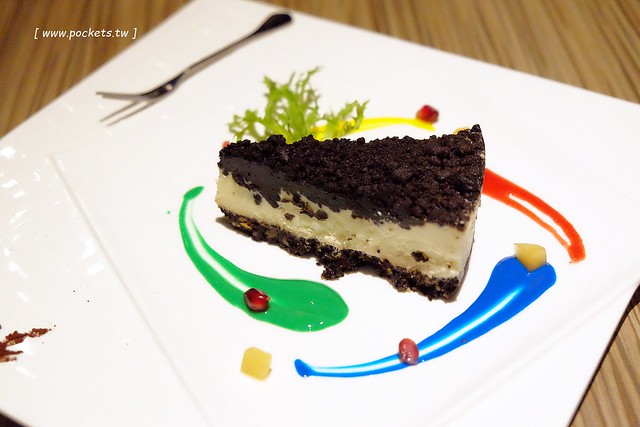 巴里義式餐廳 Bari┃台中南屯美食：公益路商圈新餐廳，適合公司家庭聚餐，推薦隱藏版烤雞鮮嫩多汁 @飛天璇的口袋