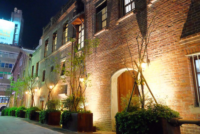 瓦庫燒肉 WOW COOL｜紅磚老宅改建新風情，燒肉風華再現舊市區，鄰近中區台中火車站 @飛天璇的口袋