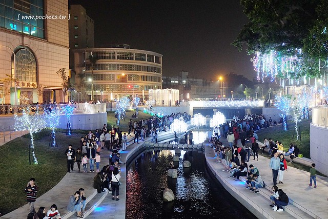 台中柳川藍帶水岸┃台中旅遊景點：號稱台中版的首爾清溪川，用LED燈打造藍色河道，台中最近IG超夯打卡新景點，晚上點燈只到2/12 @飛天璇的口袋
