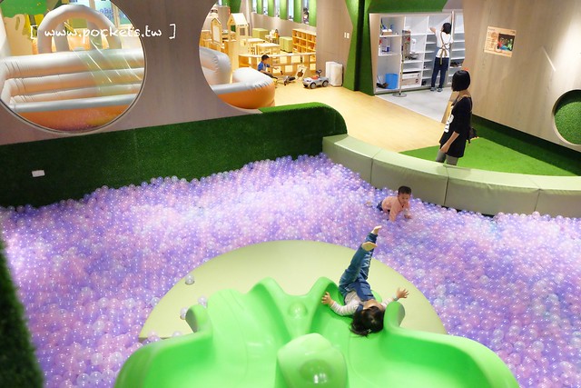 Hide&Seek嘻遊聚親子餐廳┃台中西屯美食：使用德國HABA頂級無毒遊具，沙坑、球池、溜滑梯&hellip;讓小孩子賴著不走的遊戲天堂，餐點的表現也不錯 @飛天璇的口袋
