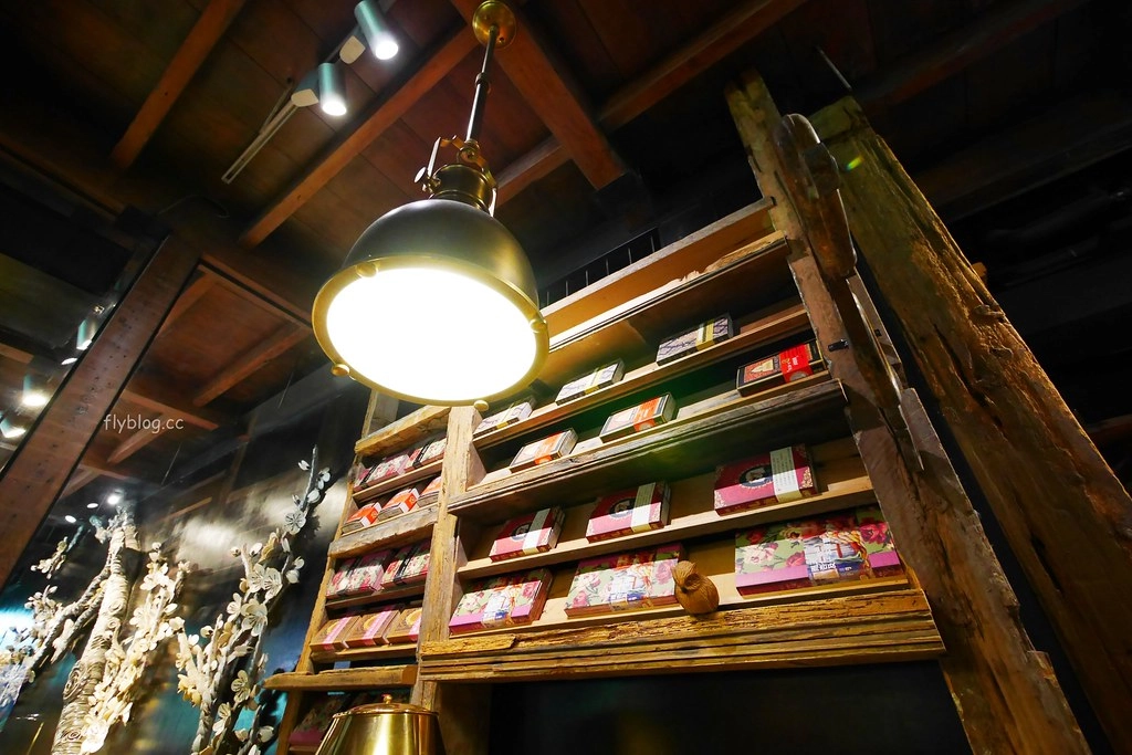 台中中區｜宮原眼科，觀光客台中必朝聖，充滿歷史風味的歷史建築，眼科也賣冰淇淋 @飛天璇的口袋