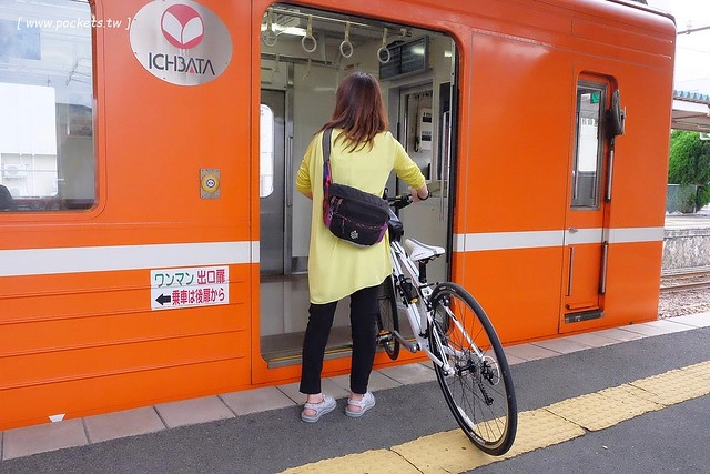 日本島根｜松江市半日遊．武家屋敷、塩見繩手、塩見茶屋下午茶、松江城、島根美術館(夕陽、夜景、結緣兔) @飛天璇的口袋
