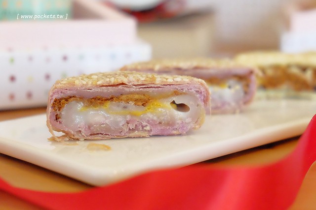 亞尼克台中旗艦店┃台中西區美食：座落在美術館綠園道旁，生乳捲、地瓜酥、喜Q餅年節伴手禮一網打盡，二樓還有自主DIY體驗專區 @飛天璇的口袋