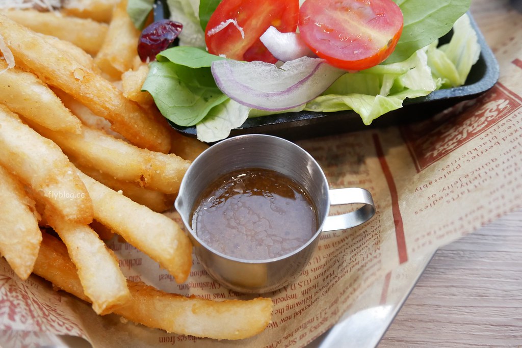 Chillax Sandwich．放鬆：台中美術館綠園道早午餐推薦，以三明治為主食，環境簡單餐點不錯 @飛天璇的口袋