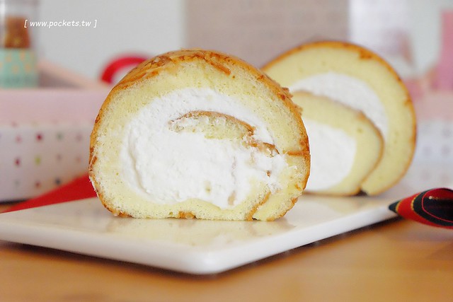 亞尼克台中旗艦店┃台中西區美食：座落在美術館綠園道旁，生乳捲、地瓜酥、喜Q餅年節伴手禮一網打盡，二樓還有自主DIY體驗專區 @飛天璇的口袋