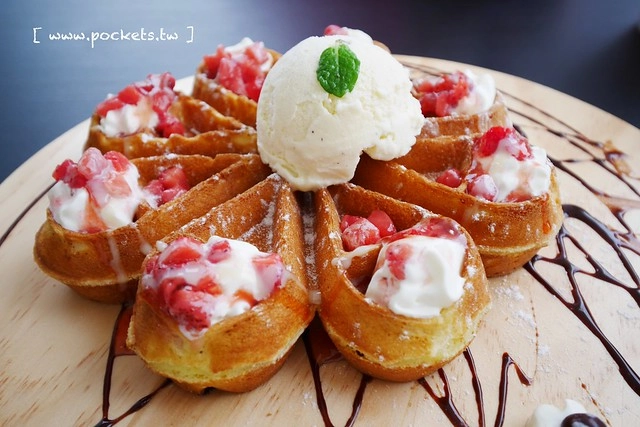 HAO YU 好悠咖啡｜田中超夯的IG打卡熱門景點，可愛又夢幻的彩虹貨櫃屋咖啡，喝下午茶遛小孩的好地方(已歇業) @飛天璇的口袋