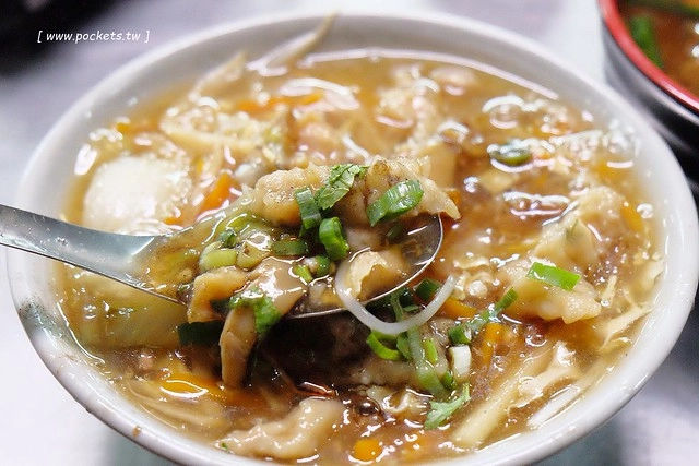 台中豐原｜豐原排骨麵店，向陽路上老字號排骨麵，豐原在地人推薦的好味道，肉排麵超大塊一份 @飛天璇的口袋