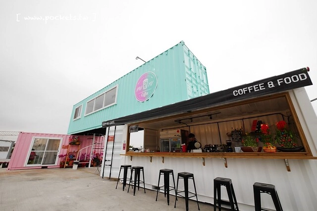 HAO YU 好悠咖啡｜田中超夯的IG打卡熱門景點，可愛又夢幻的彩虹貨櫃屋咖啡，喝下午茶遛小孩的好地方(已歇業) @飛天璇的口袋