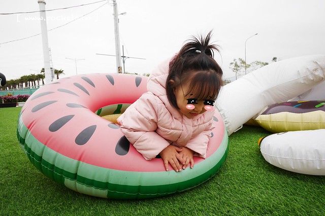 HAO YU 好悠咖啡｜田中超夯的IG打卡熱門景點，可愛又夢幻的彩虹貨櫃屋咖啡，喝下午茶遛小孩的好地方(已歇業) @飛天璇的口袋