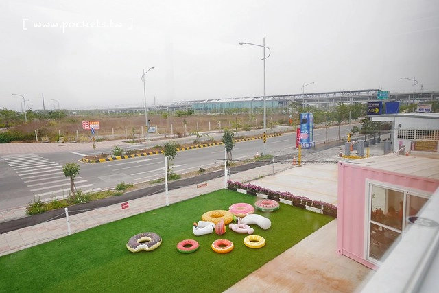 HAO YU 好悠咖啡｜田中超夯的IG打卡熱門景點，可愛又夢幻的彩虹貨櫃屋咖啡，喝下午茶遛小孩的好地方(已歇業) @飛天璇的口袋