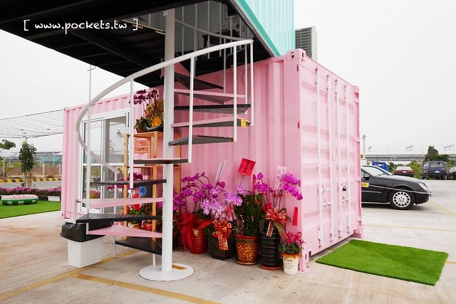 HAO YU 好悠咖啡｜田中超夯的IG打卡熱門景點，可愛又夢幻的彩虹貨櫃屋咖啡，喝下午茶遛小孩的好地方(已歇業) @飛天璇的口袋