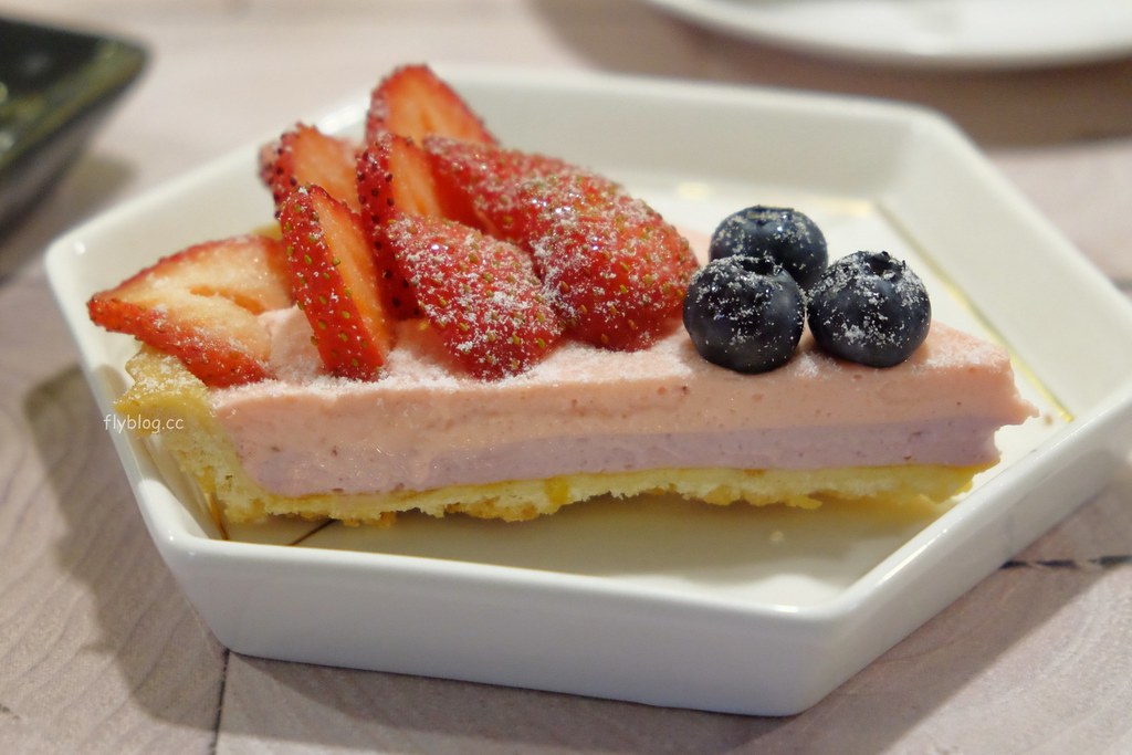 PIEPAI Cafe┃桃園美食：超夢幻網美咖啡館，桃園IG打卡名店，甜點夢幻又好拍，寵物友善餐廳 @飛天璇的口袋