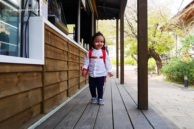 18度C巧克力工房┃台中西區美食：不會輸給世界第二好吃的冰淇淋菠蘿油包，使用堂本麵包和18度C巧克力工房的冰淇淋，台中刑武所演武場散策美食 @飛天璇的口袋