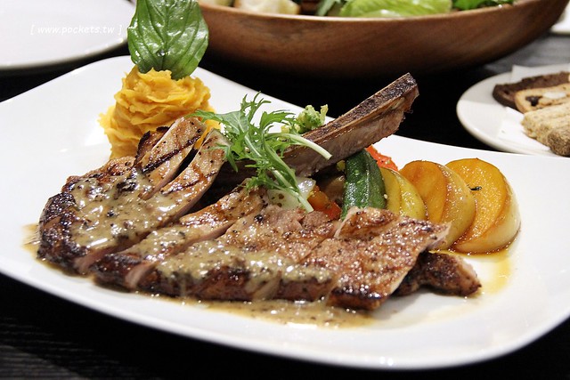 新天地西洋博物館｜充滿文藝復興氛圍的圖書館，新天地餐廳馥樂詩輕食 @飛天璇的口袋