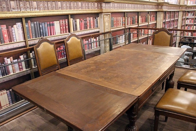 新天地西洋博物館｜充滿文藝復興氛圍的圖書館，新天地餐廳馥樂詩輕食 @飛天璇的口袋