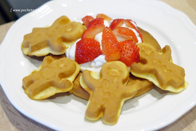 亞尼克台中旗艦店┃台中西區美食：座落在美術館綠園道旁，生乳捲、地瓜酥、喜Q餅年節伴手禮一網打盡，二樓還有自主DIY體驗專區 @飛天璇的口袋