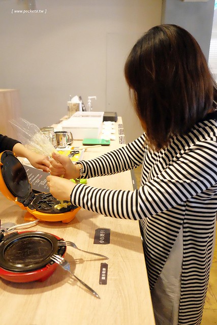 亞尼克台中旗艦店┃台中西區美食：座落在美術館綠園道旁，生乳捲、地瓜酥、喜Q餅年節伴手禮一網打盡，二樓還有自主DIY體驗專區 @飛天璇的口袋