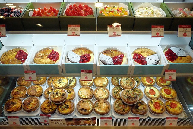 亞尼克台中旗艦店┃台中西區美食：座落在美術館綠園道旁，生乳捲、地瓜酥、喜Q餅年節伴手禮一網打盡，二樓還有自主DIY體驗專區 @飛天璇的口袋