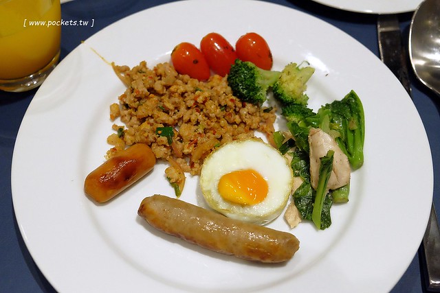 泰國華欣｜Hua Hin Marriott 華欣萬豪度假村，占地寬敞的五星級飯店，早餐百匯豐富選擇性多 @飛天璇的口袋