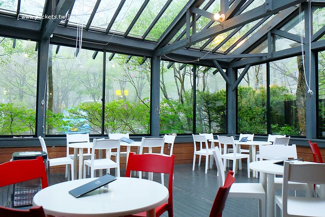 日本山梨｜八ヶ岳倶樂部 Yatsugatake Club．清里如夢似幻的山中咖啡館，日本藝人柳生真吾所開設 @飛天璇的口袋