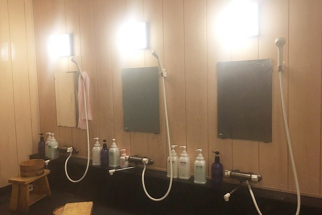 內田屋旅館．Uchidaya┃福島住宿推薦：擁有140年歷史的老旅館，位於圓藏寺旁邊，一泊二食+露天風呂，飯店備有免費wifi，老闆娘服務親切 @飛天璇的口袋