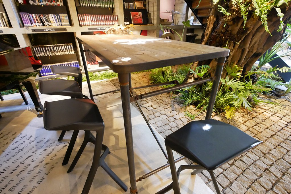 樂樂書屋：唯美的落羽松落森林書房，讓二手書找到下一個主人，平日$150元假日$200元免費看整天 @飛天璇的口袋