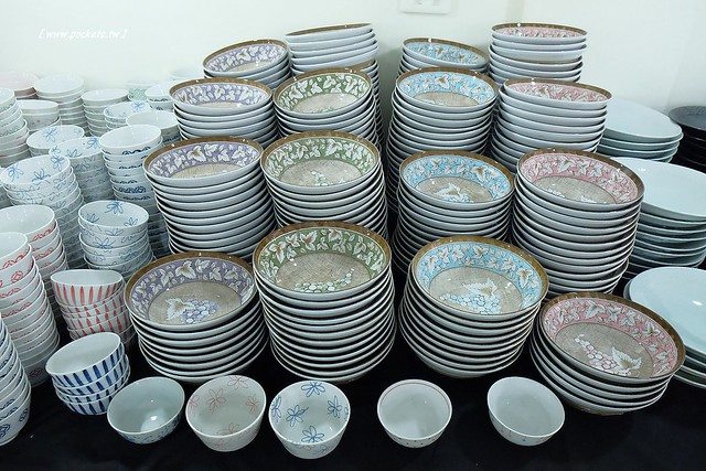 僑俐瓷器┃彰化餐具批發：$39元起！日本有田燒、瓷窯、輕量瓷、砂鍋、骨瓷杯、木餐盤、鍋碗瓢盆、下午茶具、禮盒、日本櫻花杯都有&hellip;讓人失心瘋的好地方！ @飛天璇的口袋