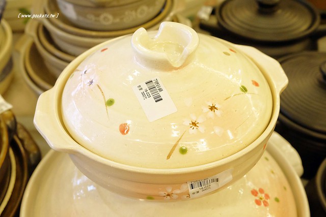 僑俐瓷器┃彰化餐具批發：$39元起！日本有田燒、瓷窯、輕量瓷、砂鍋、骨瓷杯、木餐盤、鍋碗瓢盆、下午茶具、禮盒、日本櫻花杯都有&hellip;讓人失心瘋的好地方！ @飛天璇的口袋