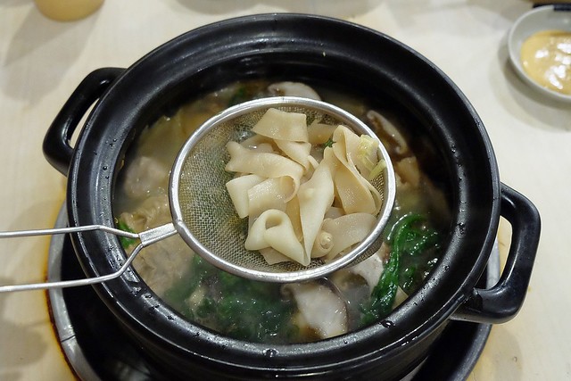 台中豐原｜三豐食補碳燒薑母鴨．豐原超人氣薑母鴨店，湯頭鮮甜價格實在 @飛天璇的口袋