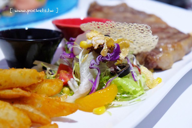 X Burger ┃台中南屯美食：台中最具現代感的美式餐廳，早午餐、晚餐、宵夜&hellip;一應俱全，夜貓子宵夜時段的好選擇 @飛天璇的口袋