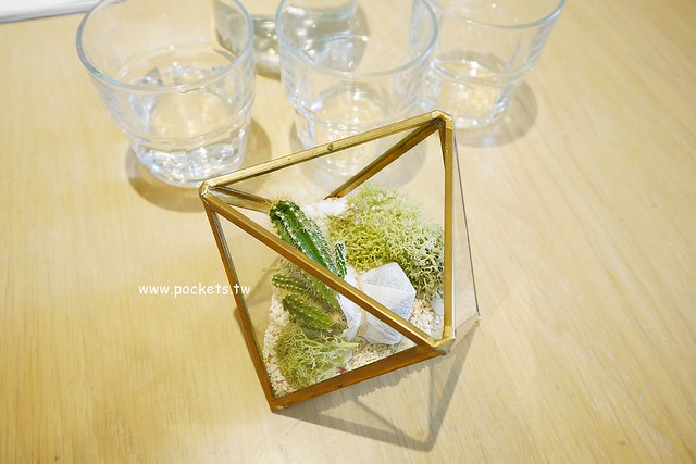 台中西屯｜Ivette cafe，座落於秋紅谷公園旁的貴婦級早午餐店，Tiffany藍的裝潢環境明亮 @飛天璇的口袋