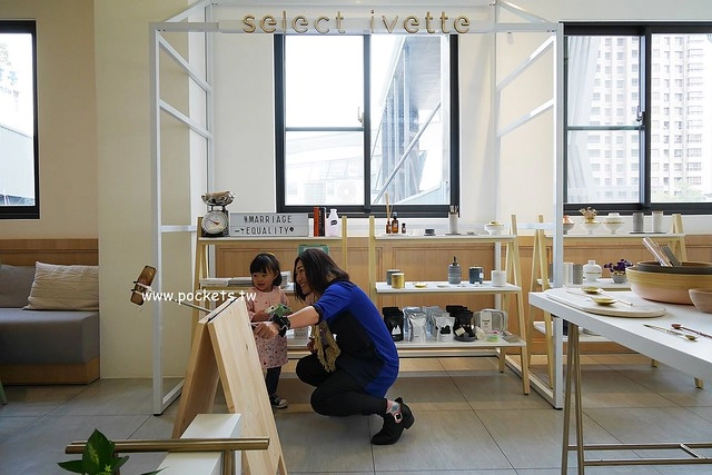 台中西屯｜Ivette cafe，座落於秋紅谷公園旁的貴婦級早午餐店，Tiffany藍的裝潢環境明亮 @飛天璇的口袋