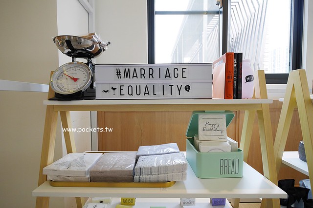 台中西屯｜Ivette cafe，座落於秋紅谷公園旁的貴婦級早午餐店，Tiffany藍的裝潢環境明亮 @飛天璇的口袋