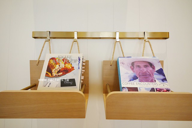 台中西屯｜Ivette cafe，座落於秋紅谷公園旁的貴婦級早午餐店，Tiffany藍的裝潢環境明亮 @飛天璇的口袋