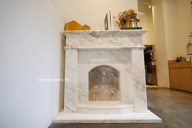 台中西屯｜Ivette cafe，座落於秋紅谷公園旁的貴婦級早午餐店，Tiffany藍的裝潢環境明亮 @飛天璇的口袋