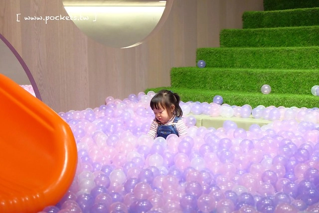 Hide&Seek嘻遊聚親子餐廳┃台中西屯美食：使用德國HABA頂級無毒遊具，沙坑、球池、溜滑梯&hellip;讓小孩子賴著不走的遊戲天堂，餐點的表現也不錯 @飛天璇的口袋