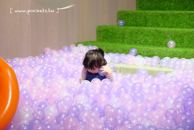 Hide&Seek嘻遊聚親子餐廳┃台中西屯美食：使用德國HABA頂級無毒遊具，沙坑、球池、溜滑梯&hellip;讓小孩子賴著不走的遊戲天堂，餐點的表現也不錯 @飛天璇的口袋