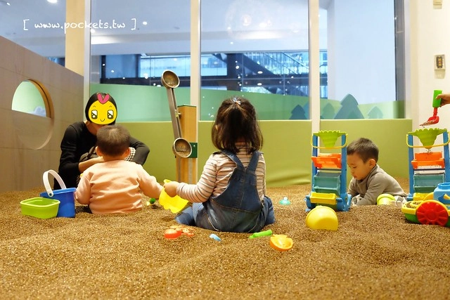 Hide&Seek嘻遊聚親子餐廳┃台中西屯美食：使用德國HABA頂級無毒遊具，沙坑、球池、溜滑梯&hellip;讓小孩子賴著不走的遊戲天堂，餐點的表現也不錯 @飛天璇的口袋