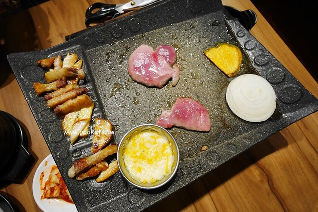 台中北區｜火板大叔韓國烤肉，老闆是道地的韓國人，韓式料理不是只有一種味道 @飛天璇的口袋