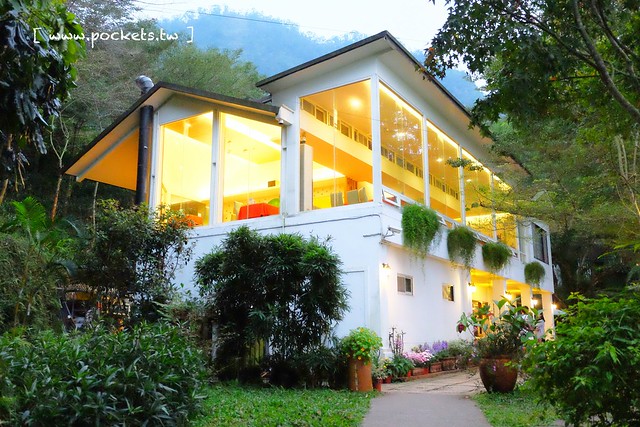 台中新社｜桃李河畔．新社著名景觀餐廳，浪漫森林玻璃屋 @飛天璇的口袋