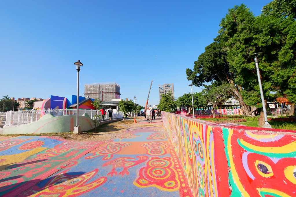 彩虹眷村┃台中景點：知名旅遊雜誌選為世界的秘密奇跡，可愛夢幻版的彩繪童話世界 @飛天璇的口袋