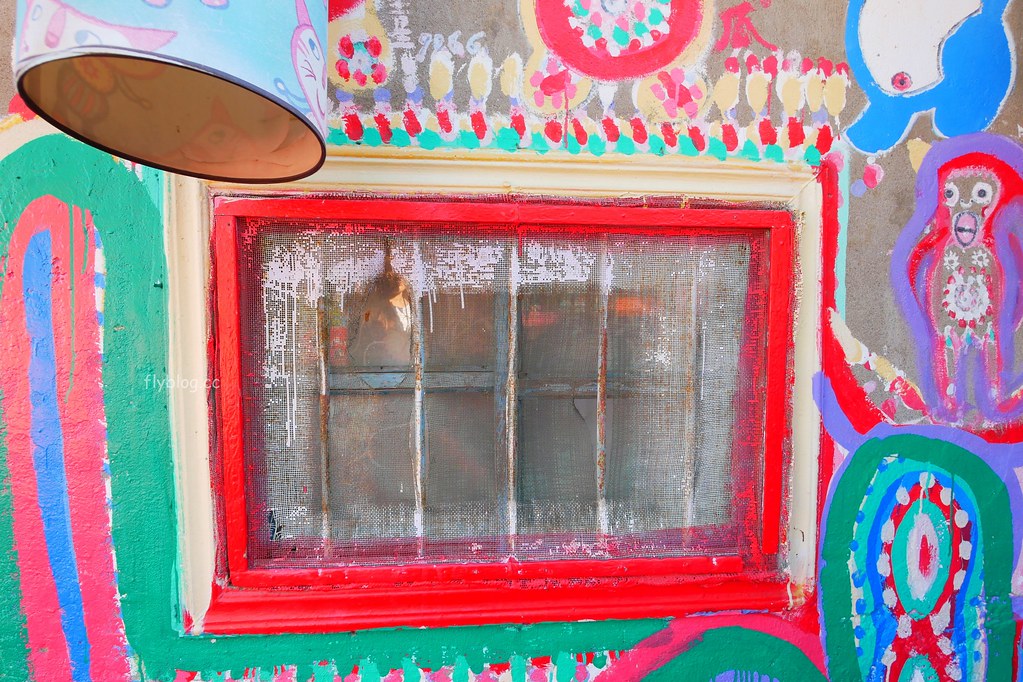 彩虹眷村┃台中景點：知名旅遊雜誌選為世界的秘密奇跡，可愛夢幻版的彩繪童話世界 @飛天璇的口袋