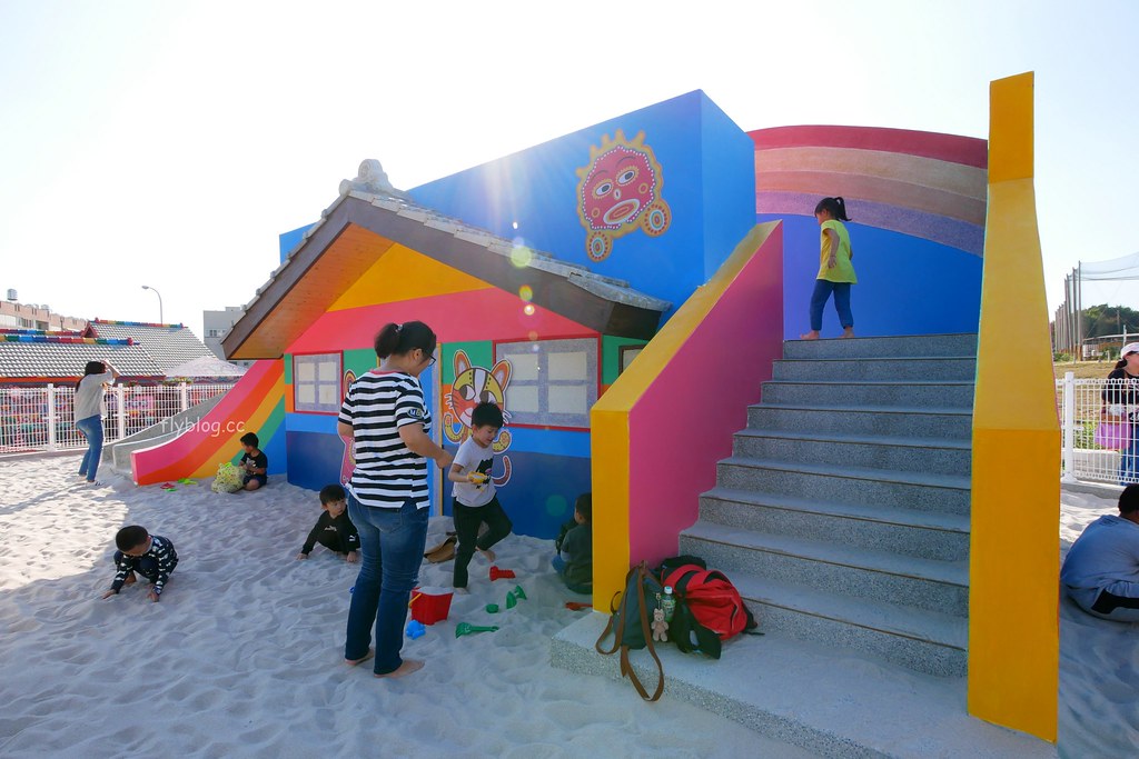 彩虹眷村┃台中景點：知名旅遊雜誌選為世界的秘密奇跡，可愛夢幻版的彩繪童話世界 @飛天璇的口袋