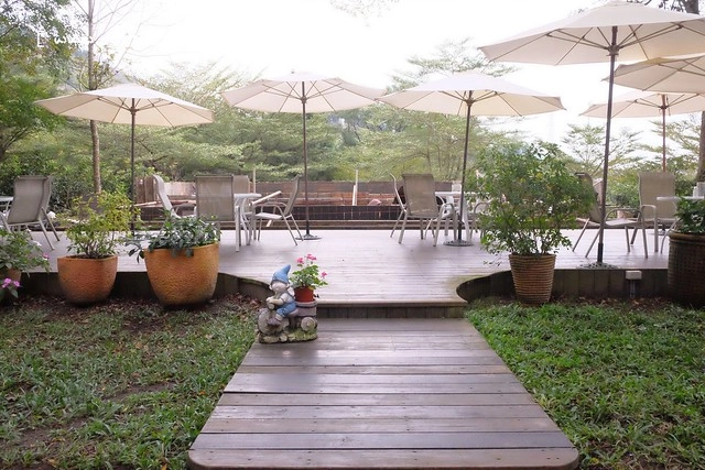 台中新社｜桃李河畔．新社著名景觀餐廳，浪漫森林玻璃屋 @飛天璇的口袋