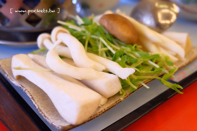 台中新社｜桃李河畔．新社著名景觀餐廳，浪漫森林玻璃屋 @飛天璇的口袋