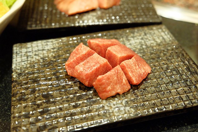 京東燒肉專門店｜一個人吃了一頭牛，好吃又有質感的燒肉店，捷運松山南京站步行3分鐘，台北東區好吃燒肉推薦 @飛天璇的口袋