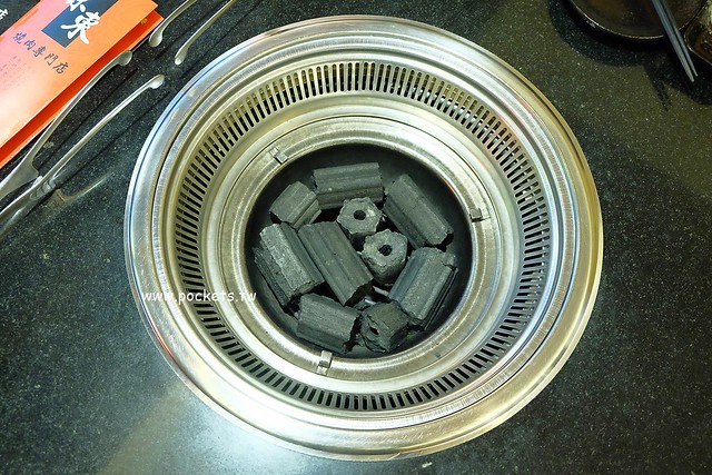 京東燒肉專門店｜一個人吃了一頭牛，好吃又有質感的燒肉店，捷運松山南京站步行3分鐘，台北東區好吃燒肉推薦 @飛天璇的口袋