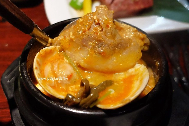 日本沖繩｜敘敘苑燒肉｜日本超人氣燒肉店，和牛質感一等一沒話說，但是價格也是一等一的，推薦商業午餐比較划算 @飛天璇的口袋