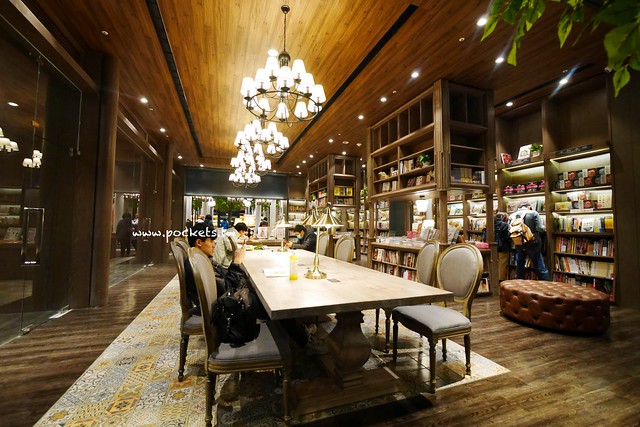 台中秀泰廣場站前店｜東區最潮藝術娛樂打卡新地標，結合美食、電影、購物、展覽和petite &eacute;tude小書房 @飛天璇的口袋